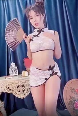 【JVID】超美极品白虎翘奶美少女▌伊法▌四点全裸露出 上帝视角一览粉穴 挺拔嫩乳人间极品