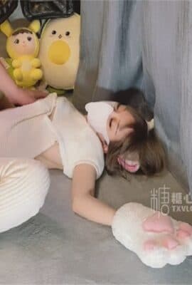 最新糖心童颜巨乳极品名器尤物 蜜桃君  乖巧小喵咪多汁嫩B 粗大阳具急速抽插白虎嫩鲍 女上淫穴榨汁极品女友1