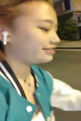 小狐狸主播 酱静 漂亮社会纹身小美女户外 回酒店直播大秀，小婊砸真欠操！