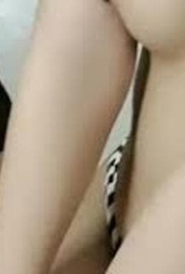 高颜值美少妇两男一女3P啪啪大战 上位骑乘大力猛一个干完再换另一个 很是诱惑喜欢不要错过!