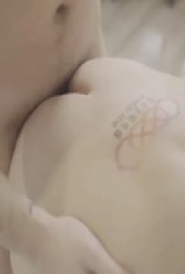 星空传媒-女朋友的秘密浴室偷腥姘头竟是男友爸爸-宁雪儿
