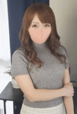 【無修正・完全素人】大量潮吹きドスケベ奥さんに大量中出し！オモチャと指マンで絶叫しながら3度も潮吹きまくり美味しそうに極太マラを舐めまわして濡れ濡れマンコに生誘導！！2