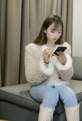 这才是真正的高级外围女神蓝色牛仔裤甜美女神