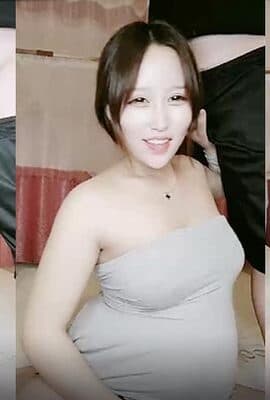 【孕妇诱惑】揉著奶子给大哥口交~主动上位摇晃大鸡巴插的好深~让大哥后入射大屁股1