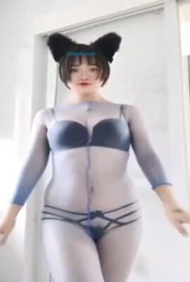 黑色内衣裤的跳舞