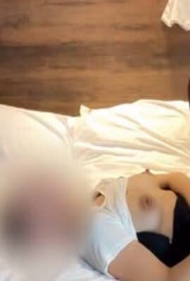我的爆乳情人穿黑丝被我爆操无套内射