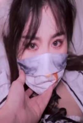 【最新泄密电竞酒店lo娘女仆服务】肥逼屁股大，轻松拿下射脸上