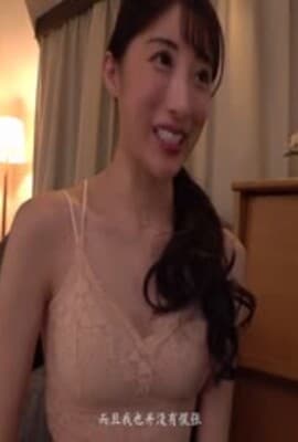 馬賽克破解_將跌倒的一花老師扶起送回家後_面對她的纖細美腿_我的勃起難以控制
